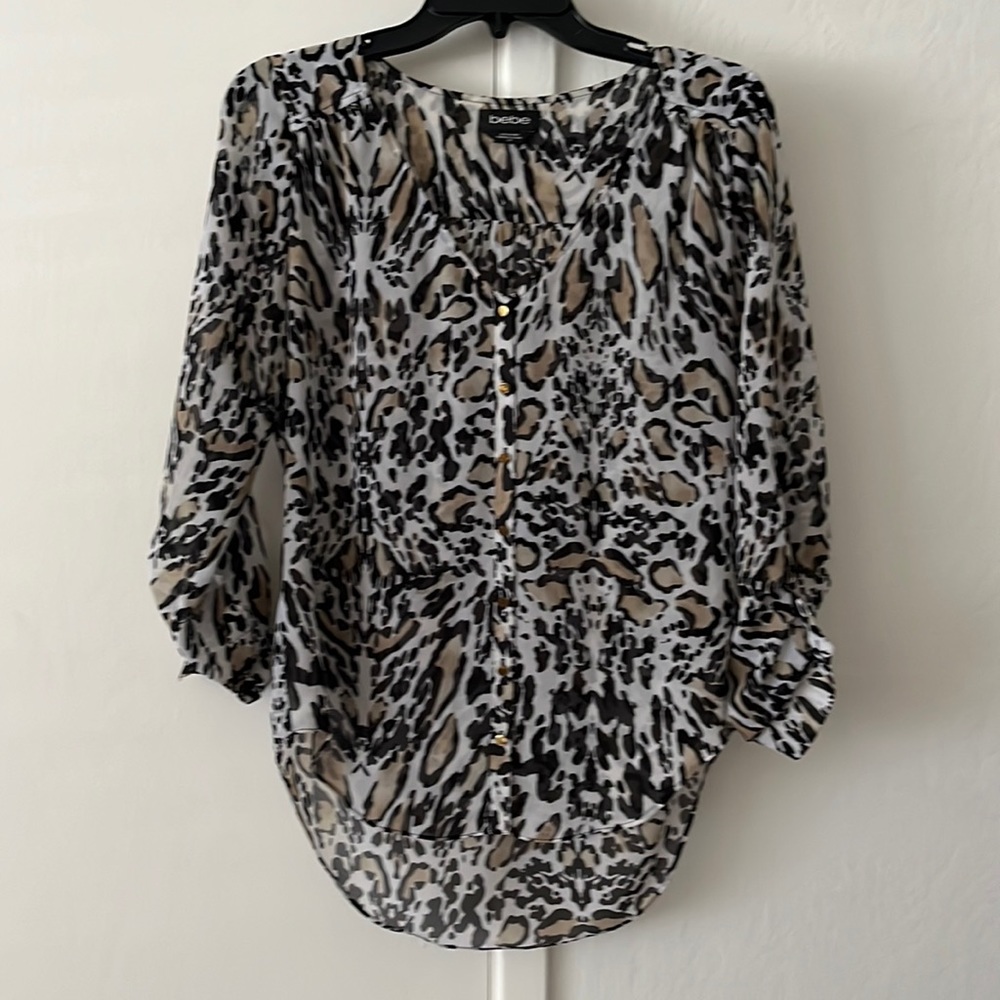 Leopard print 3/4 sleeve top